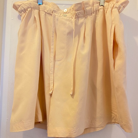 High waisted silk pleated shorts - Picture 5 of 11